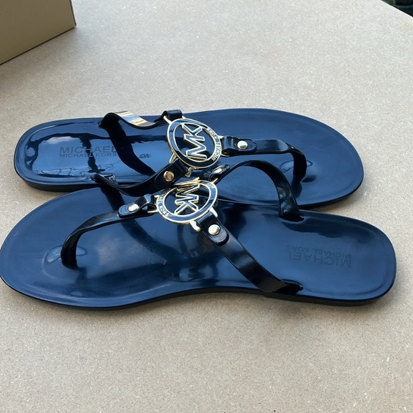 NEW! Michael Kors Black/Gold MK Jelly Sandall. 8US Women’s - Picture 2 of 8